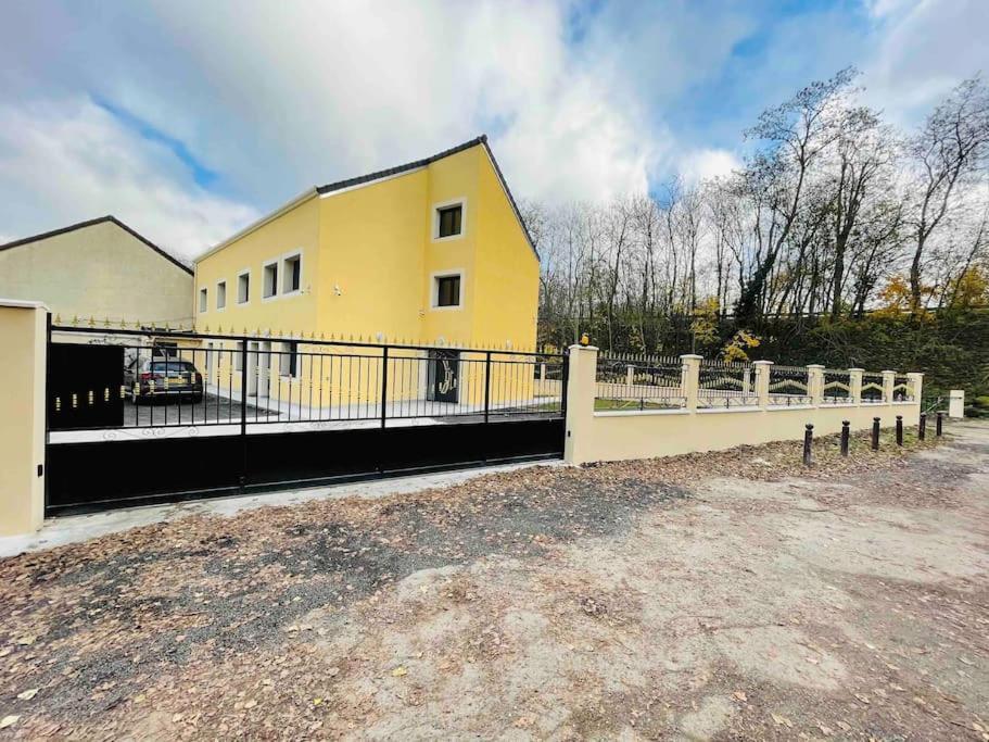 Masion Belle Vue Leilighet Sarcelles Eksteriør bilde